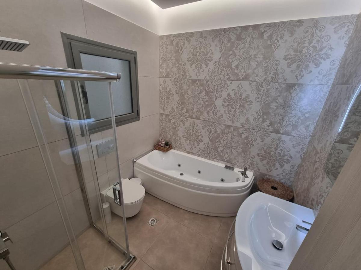 Agora Luxury Apartment 1 Loutráki Esterno foto